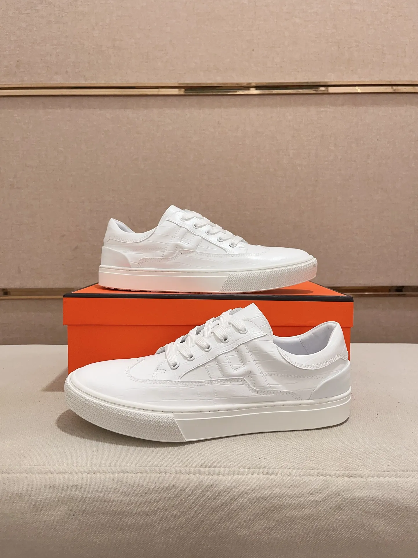 Men's clothing and shoes💰: 400💰《HERMES》【Classic Original Version】Hermès; Top 🔝 Purchasing Agency 🔍🔍Men's latest 🇺🇸 counter sales simultaneously, original ▲▲cowhide imported from Italy ▲▲Exquisite workmanship (Italian 🇮🇹Imported water-dyed 🐂cowhide lining) sole: original sole provided by the original factory, ⚠️exclusive double-layer activity·TPR·rubber·combined molded outsole; Code number: 38-44 (45/46 can be customized, non-refundable)